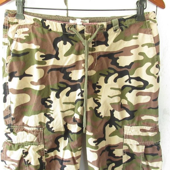 Joie Camouflage Cargo Capris - Picture 2 of 6